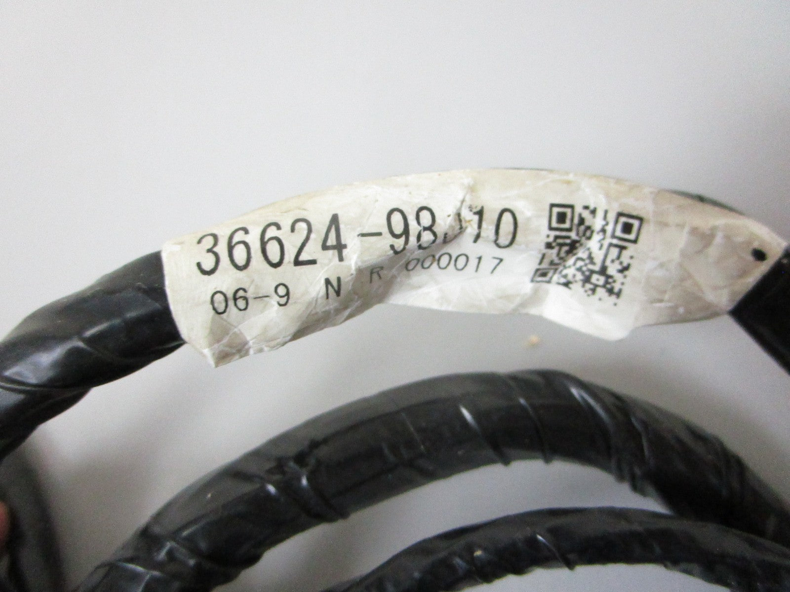 NEW OEM Suzuki 36624-98J10 2007- 2011 300hp Wire Harness Ay 0720