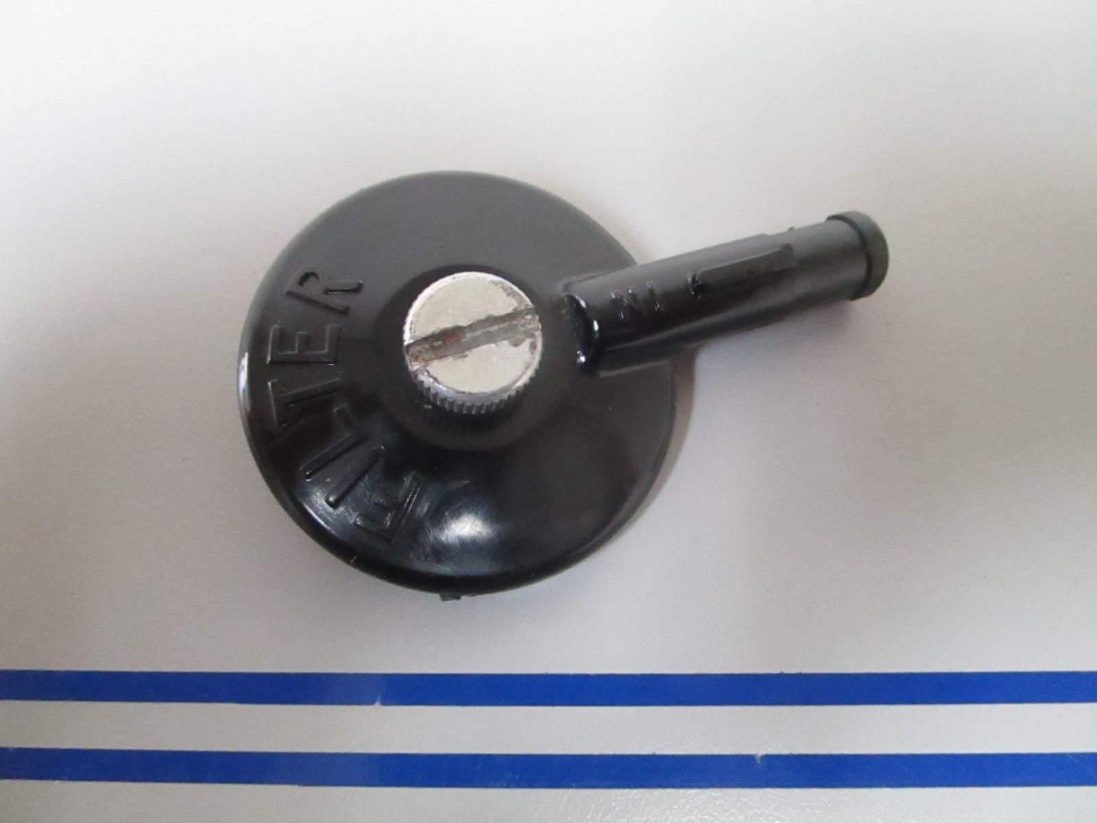 NEW OEM 312678 312677 OMC Johnson Evinrude Filter Cap & Screw 0810