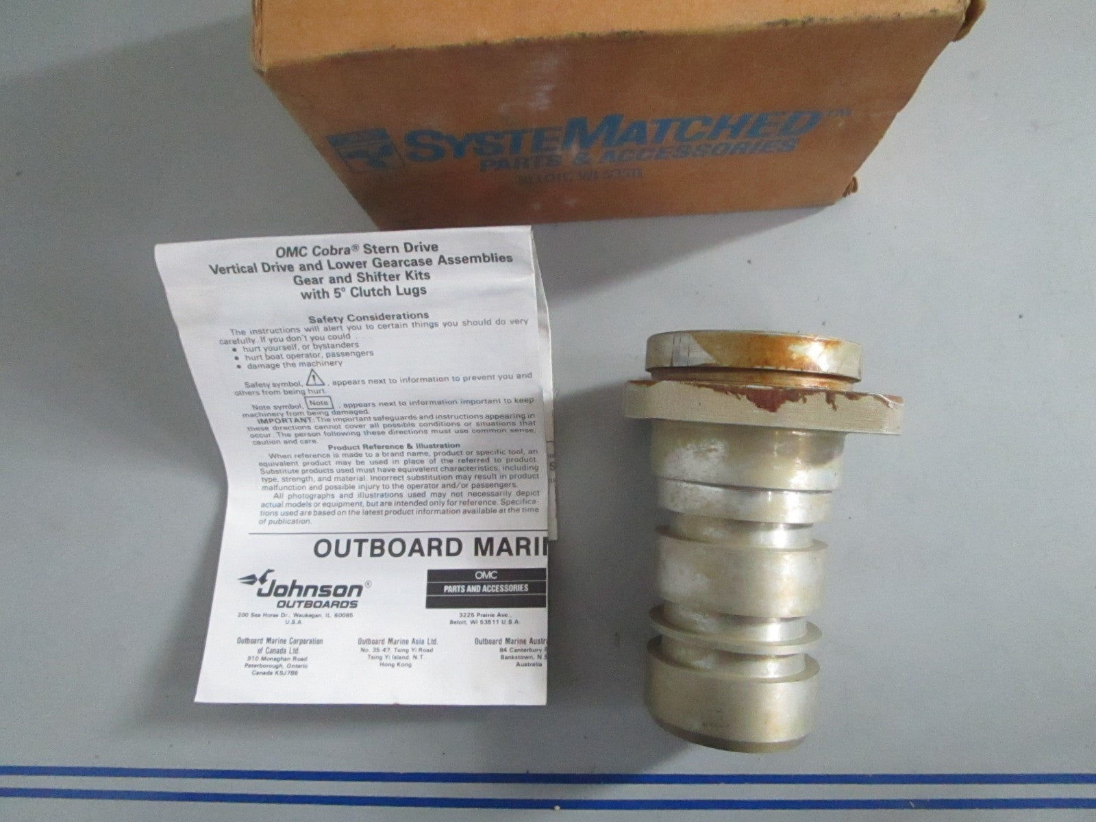 NEW OEM 984977 0984977 OMC Johnson Evinrude Bearing Housing 0820