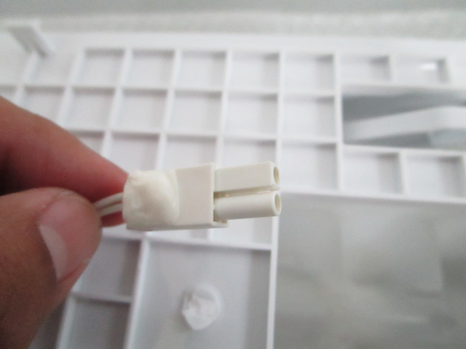 *NEW OEM* 0820 LG Automatic Ice Maker K1944385