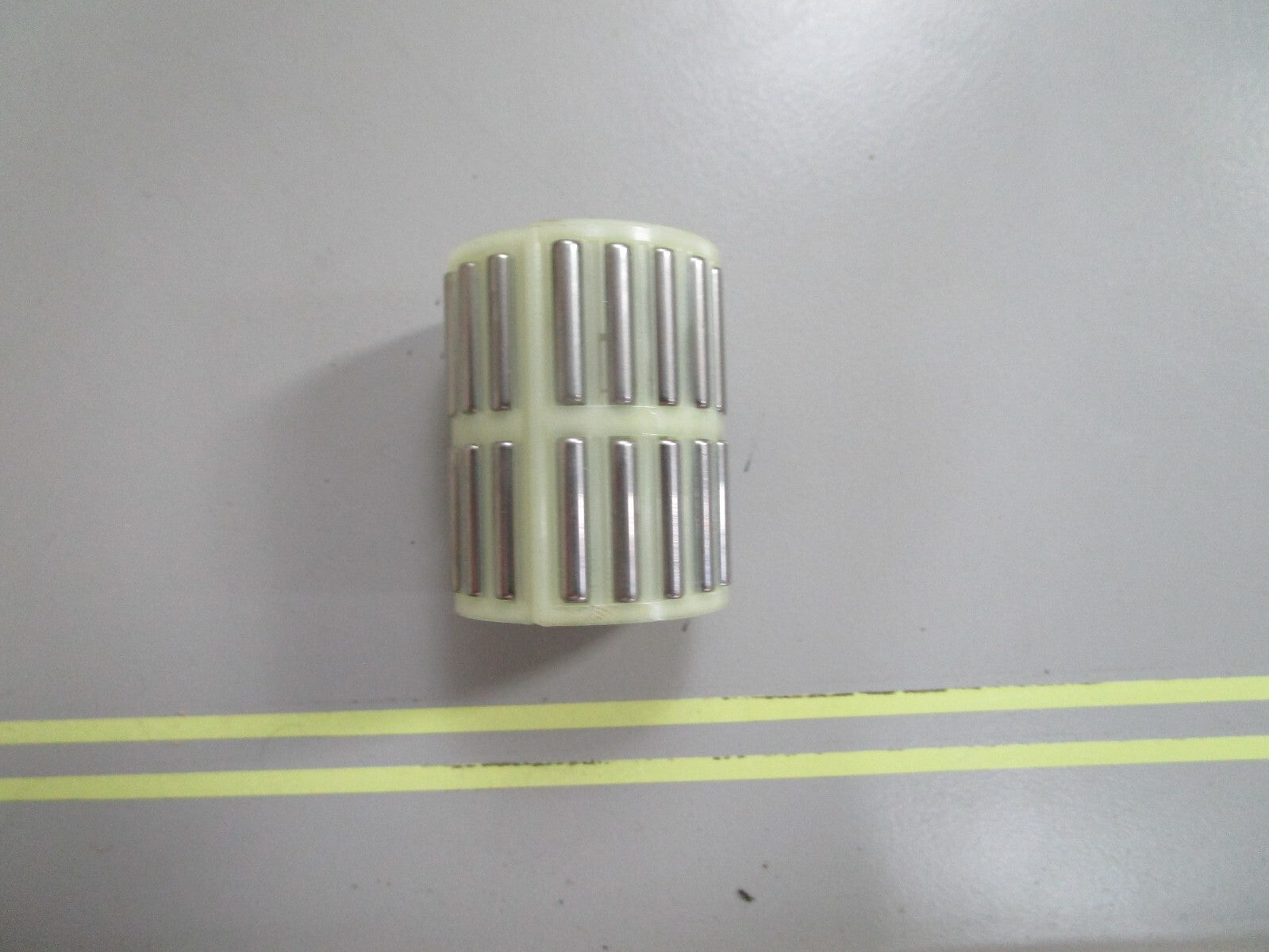 *NEW OEM* 0810 Volvo Penta Needle Bearing 853819