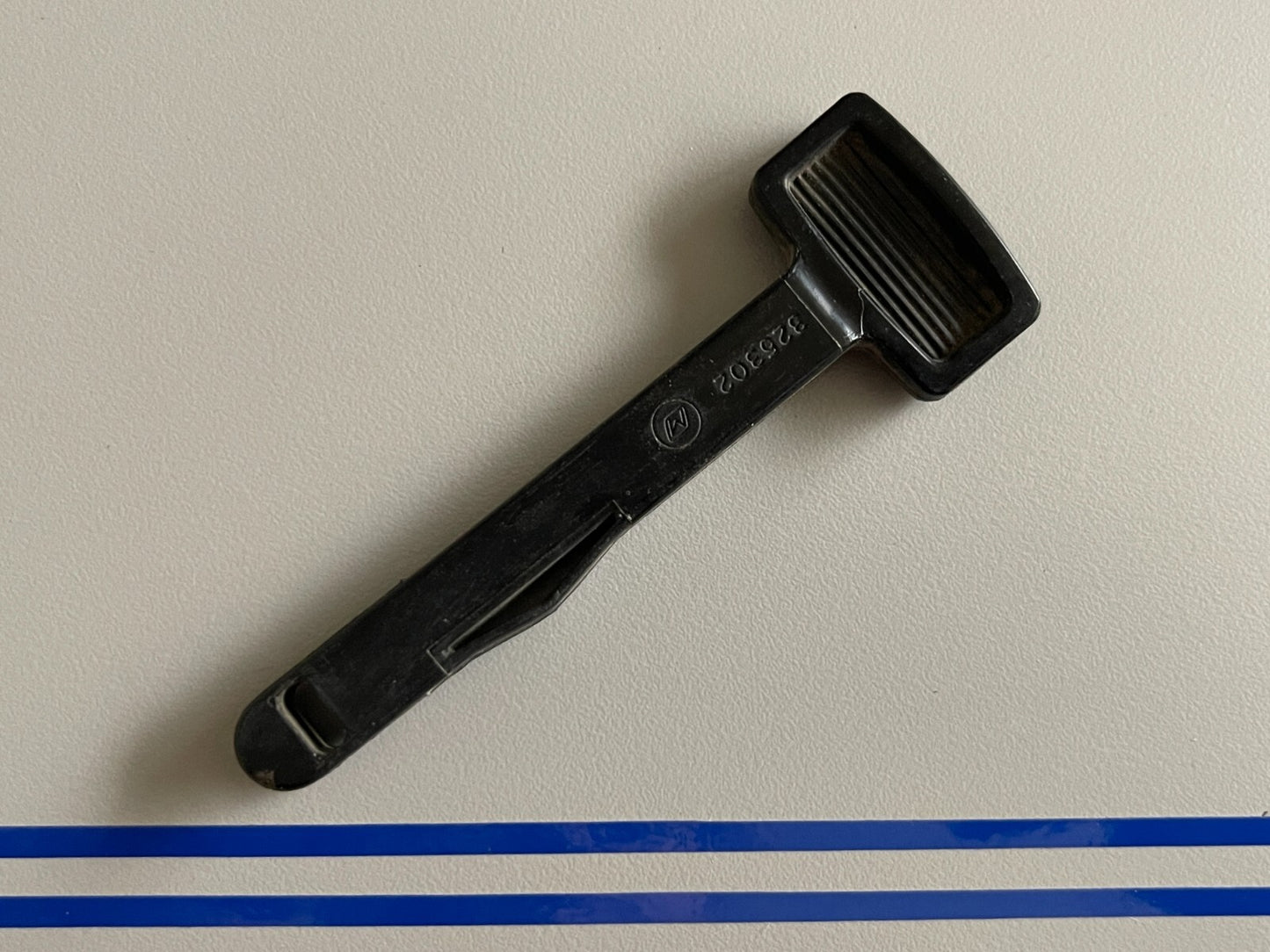 *NEW OEM* 0720 OMC Johnson Evinrude Choke Lever Knob 394272 325302