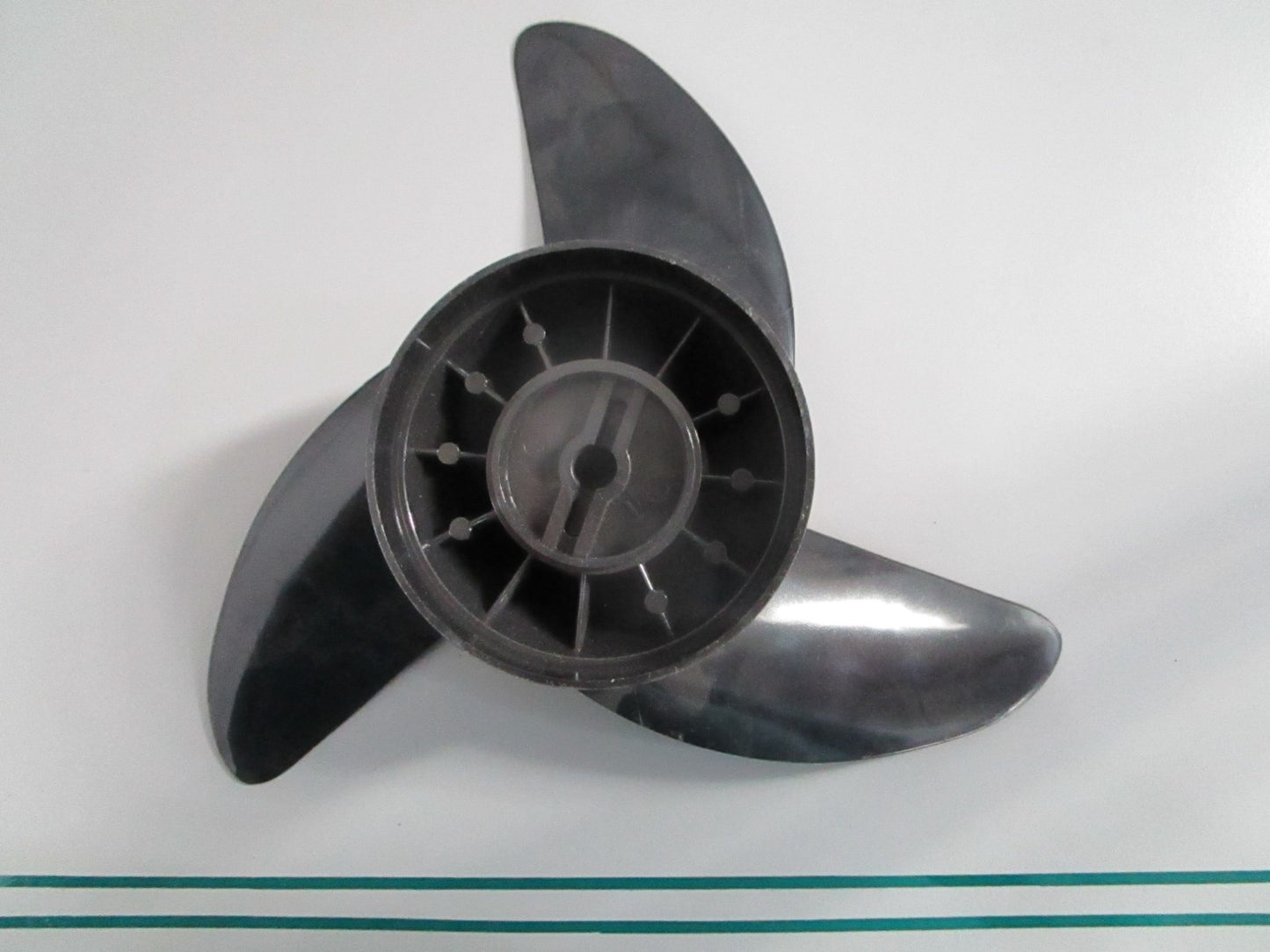 NEW OEM MGA089B MotorGuide 3-Blade Propeller 0820