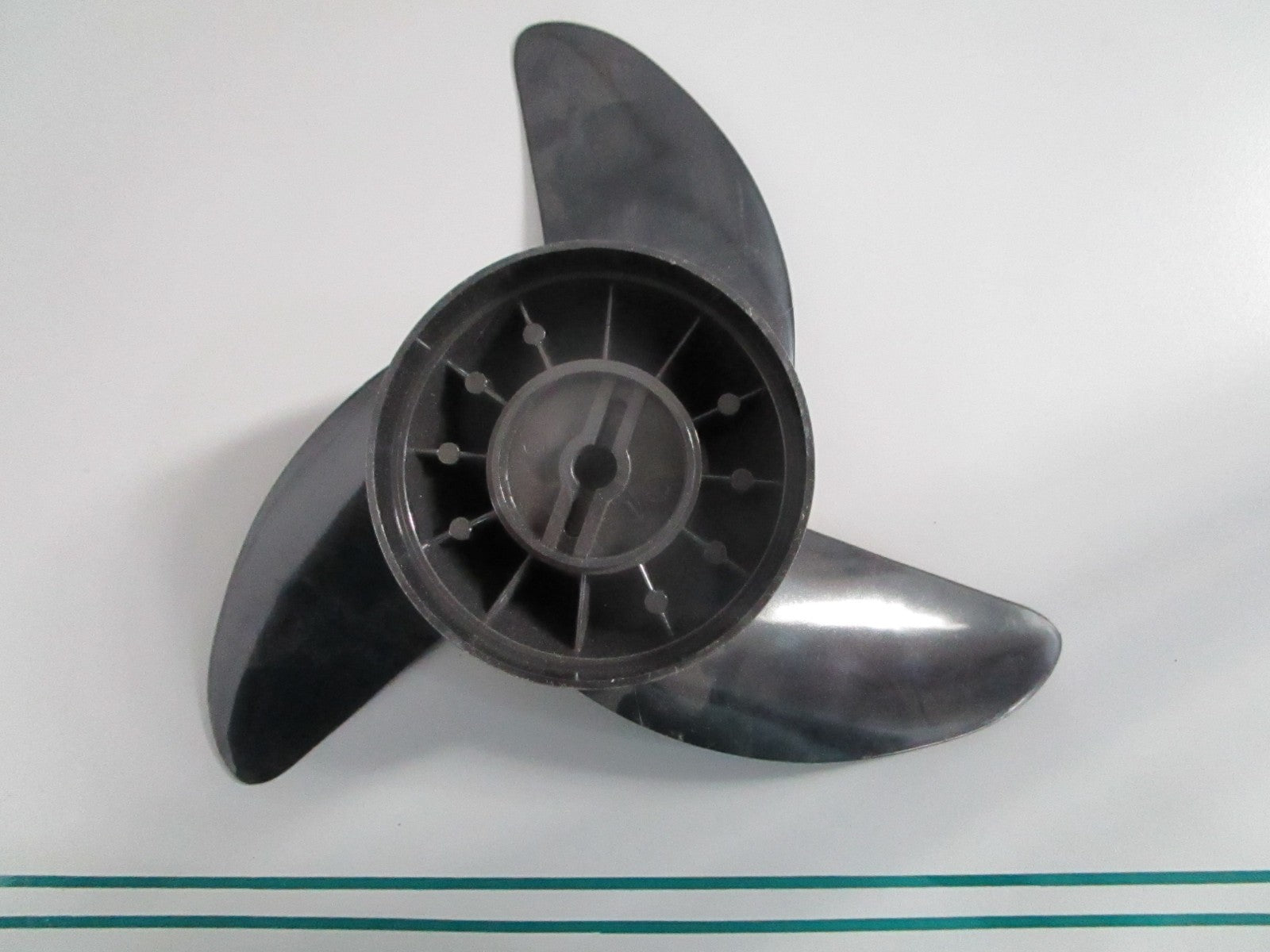 NEW OEM MGA089B MotorGuide 3-Blade Propeller 0820