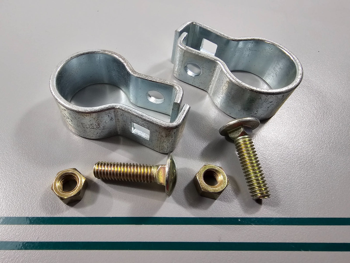 NEW OEM (LOT OF 2) 392649 Briggs & Stratton Clamp 0810