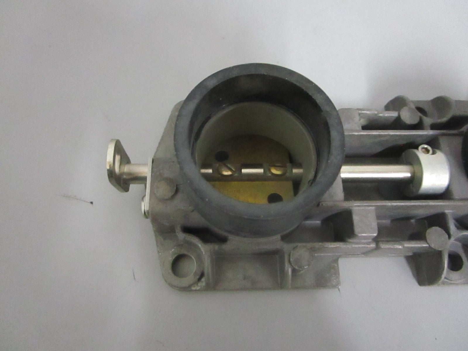 NEW OEM 439158 0439158 OMC Johnson Evinrude Throttle Body Assy 0820