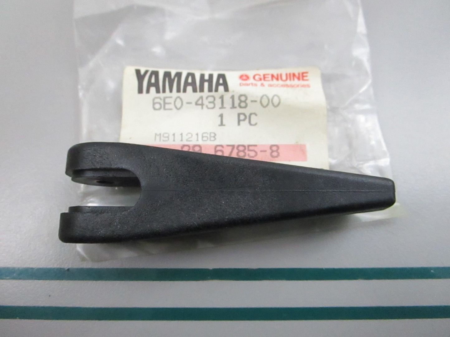 NEW OEM 6E0-43118-00-00 Yamaha Clamp Handle 0810