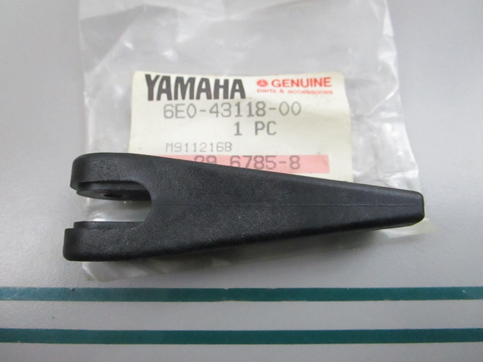 NEW OEM 6E0-43118-00-00 Yamaha Clamp Handle 0810