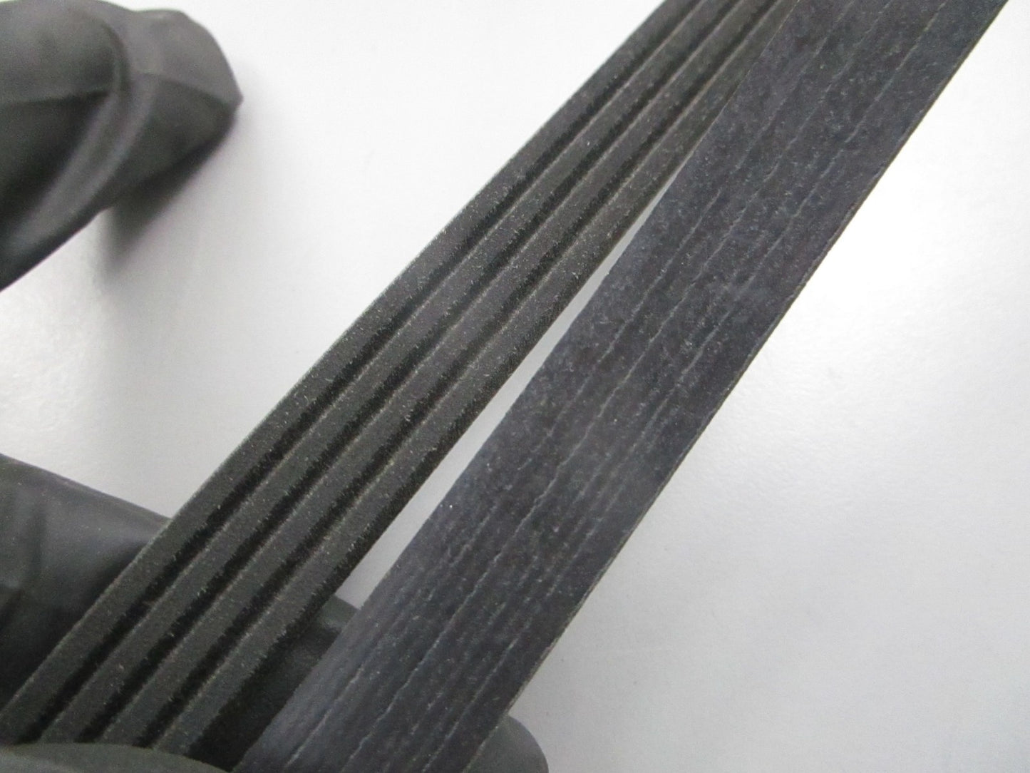 NEW K040358  Gates Micro-V Serpentine Belt 0810
