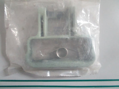 NEW OEM 394907 0394907 OMC Johnson Evinrude Carry Handle & Spring 0820