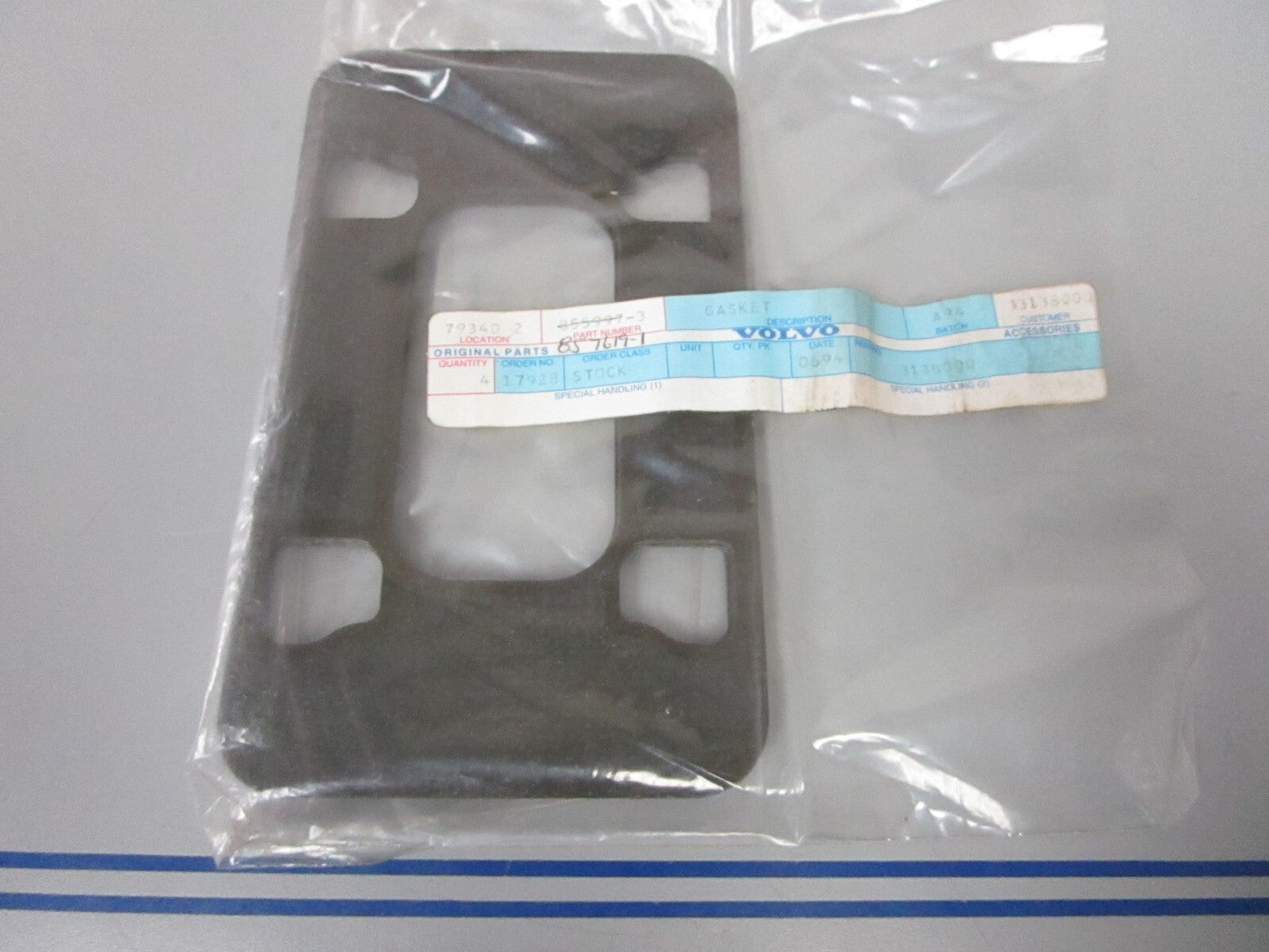 *NEW OEM* 0810 Volvo Penta Gasket 857619-1 855997-3