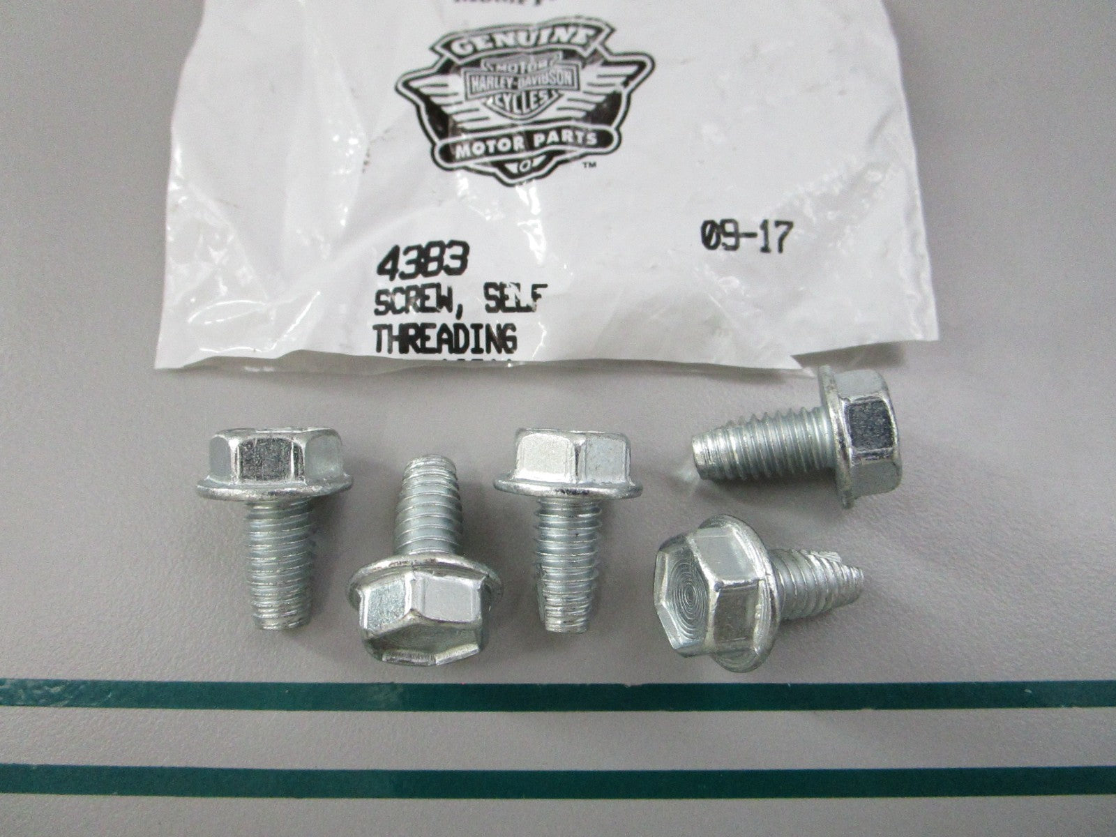 NEW OEM (LOT OF 5) 4383 Harley Davidson Self Screw 0810