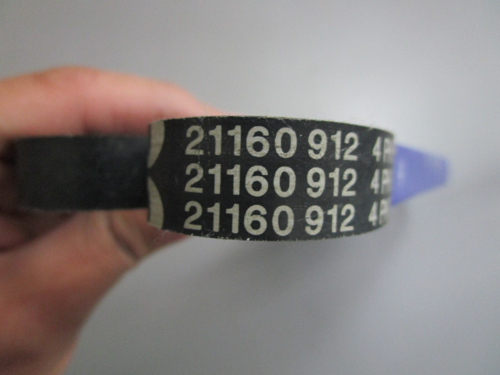 *NEW OEM* 0810 Volvo Penta V-Belt 21160912