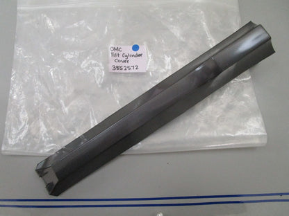 *NEW OEM* 0810 OMC Johnson Evinrude Tilt Cylinder Cover 3852572