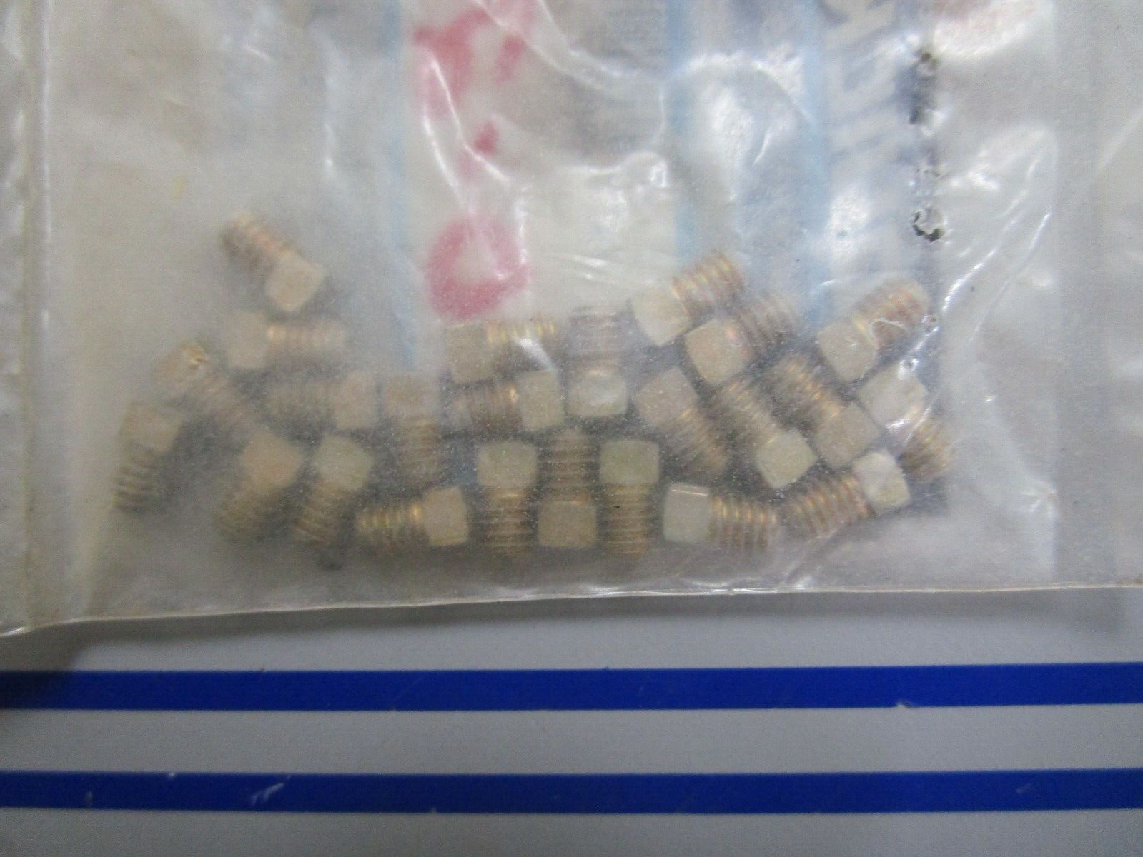 *NEW OEM* (LOT OF 24) 0770 Mercury Quicksilver Screw Set 10-20518