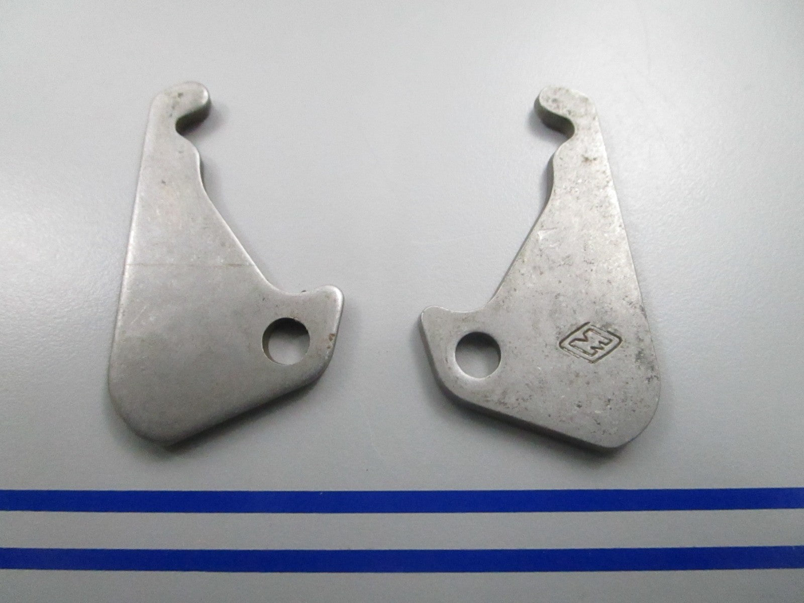 *NEW OEM* (LOT OF 2) 0810 OMC Johnson Evinrude Lever 333871 0333871