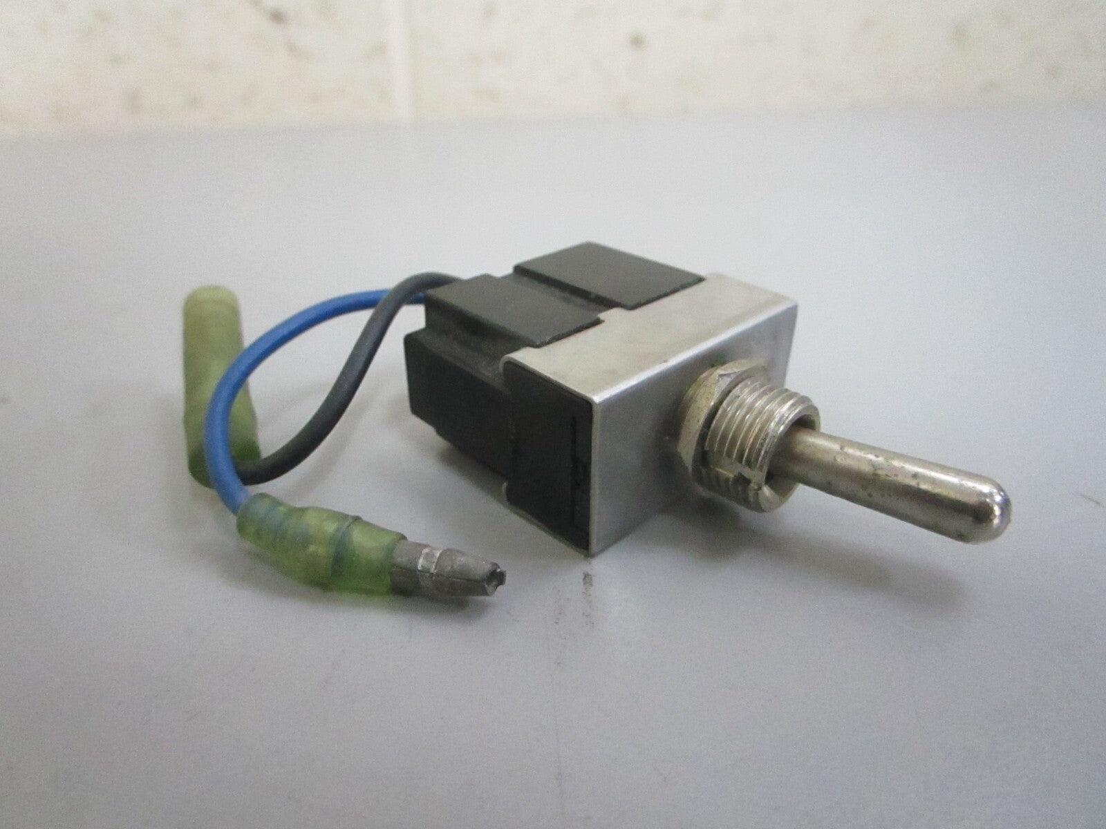 *NEW OEM* 0820 Yamaha Oil Switch Ay 6R3-8259E-00-00