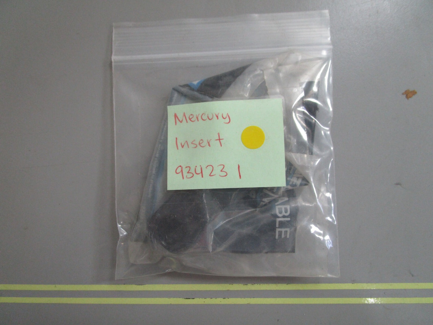 *NEW OEM* 0810 Mercury Quicksilver Insert 934231