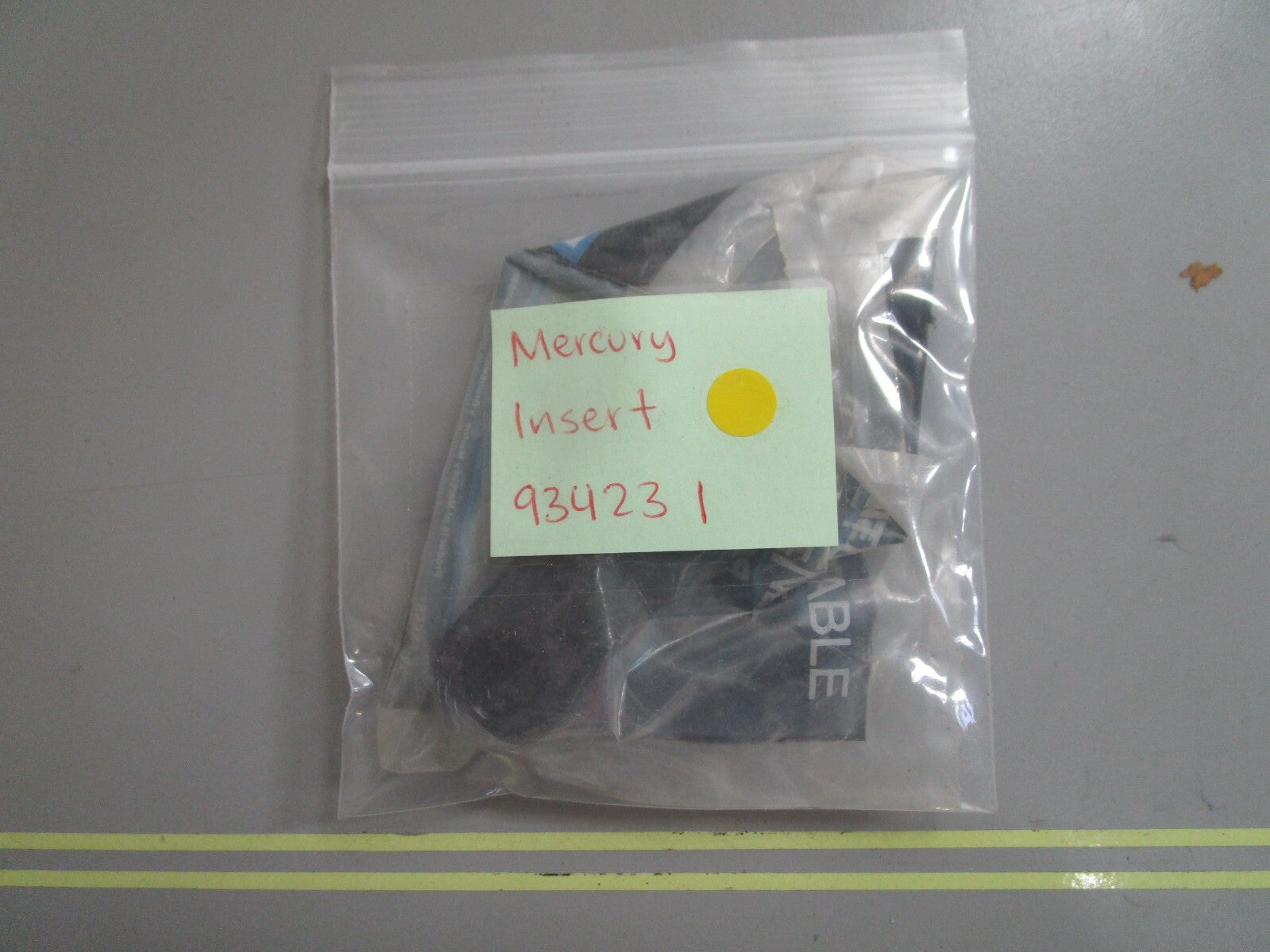 *NEW OEM* 0810 Mercury Quicksilver Insert 934231