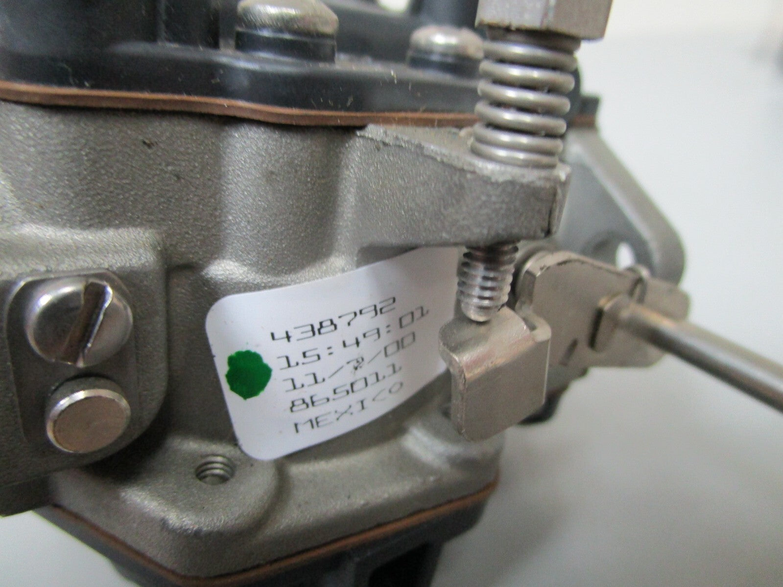 *NEW OEM* 0720 OMC Johnson Evinrude 9.9 10 15 hp Carburetor Assembly 438792