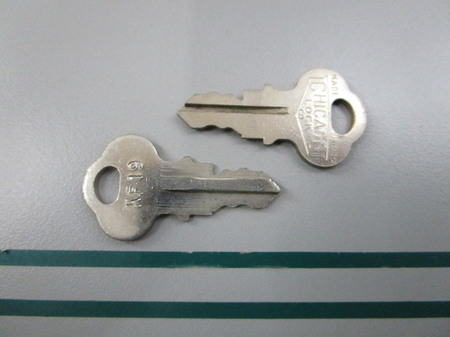 NEW OEM (LOT OF 2) 501534 0501534 OMC Johnson Evinrude KF 19 Ignition Key 0810