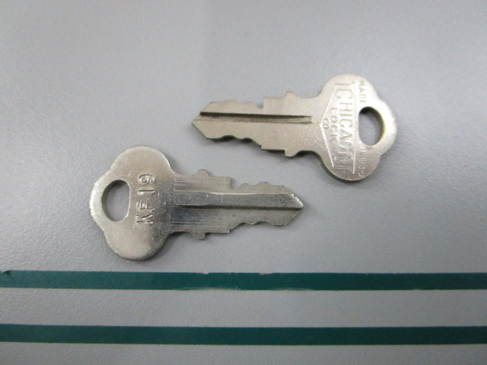 NEW OEM (LOT OF 2) 501534 0501534 OMC Johnson Evinrude KF 19 Ignition Key 0810