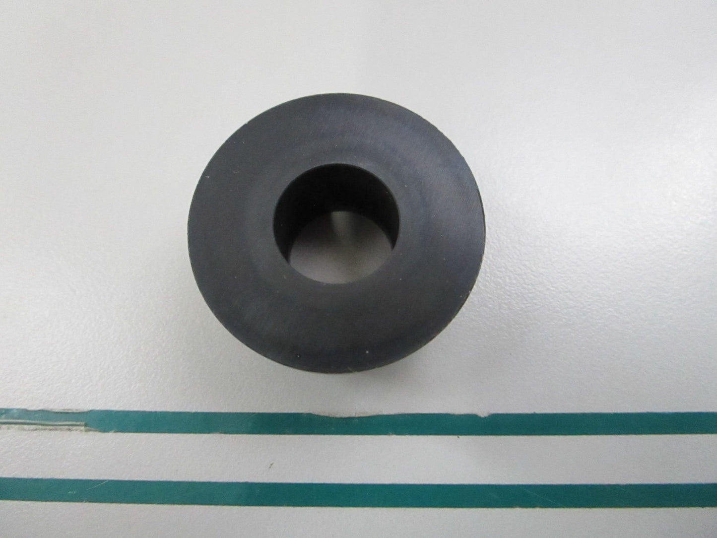NEW OEM 3042401 Cummins Grommet Seal 0810