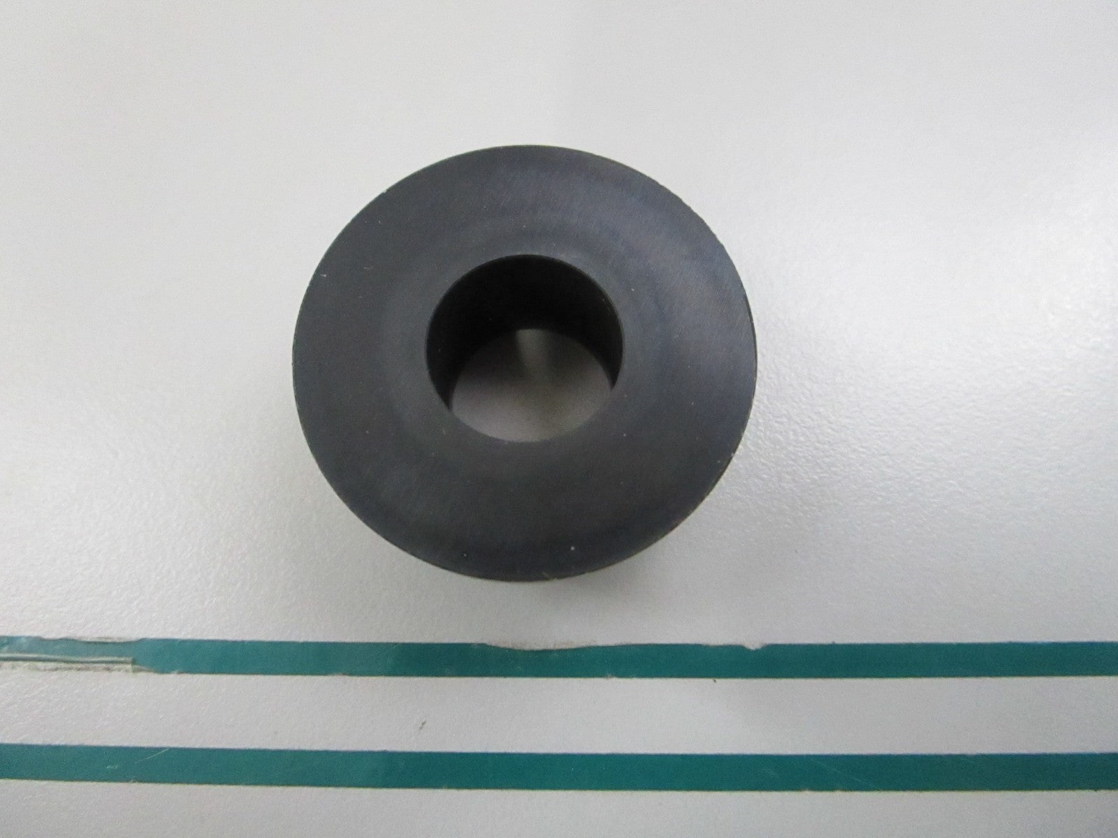 NEW OEM 3042401 Cummins Grommet Seal 0810