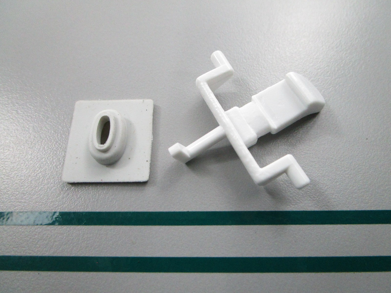 NEW OEM W10131752 Whirlpool Dishwasher Grommet 0810