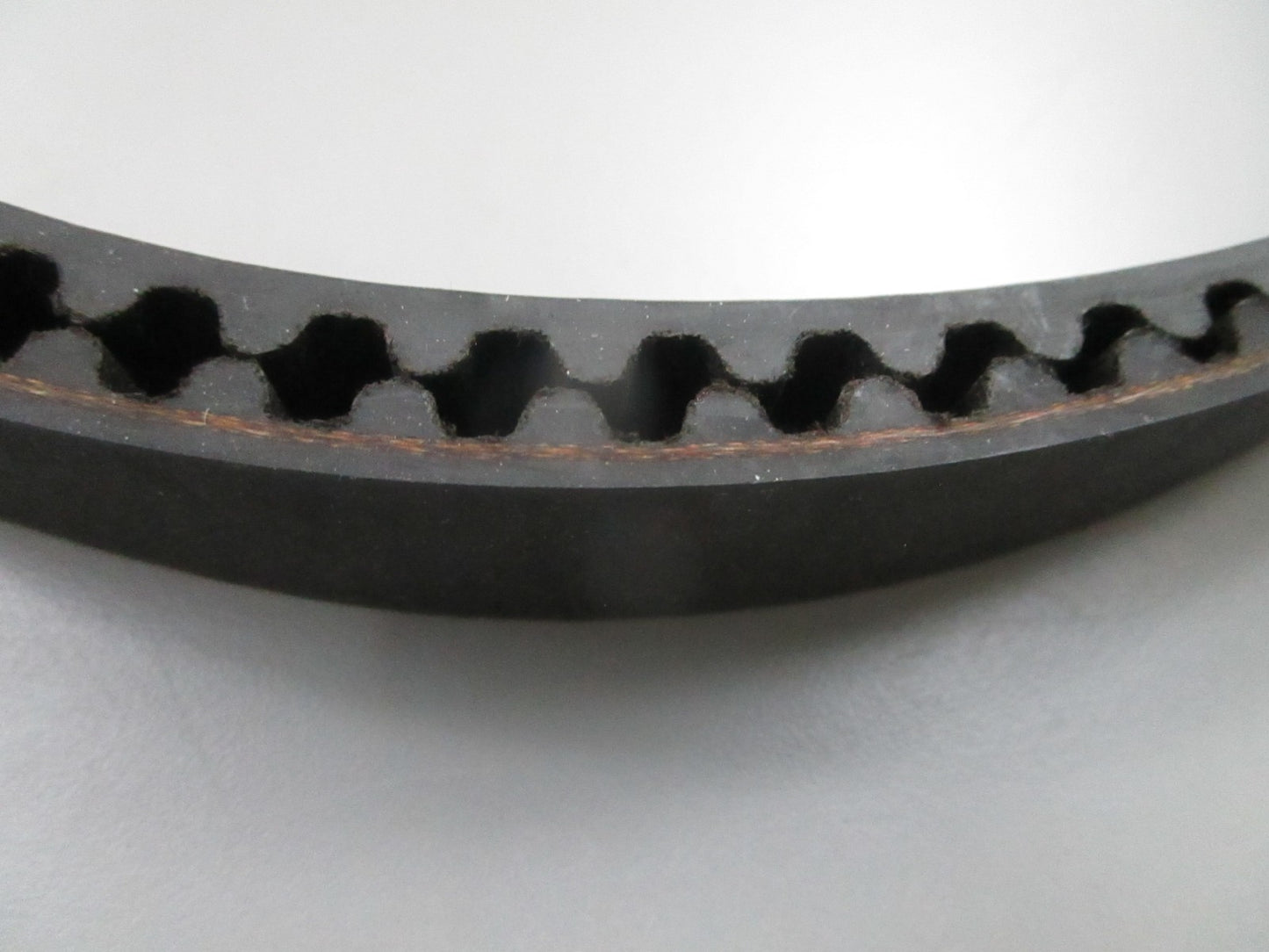 *NEW OEM* 0810 Volvo Penta Timing Belt 31316938