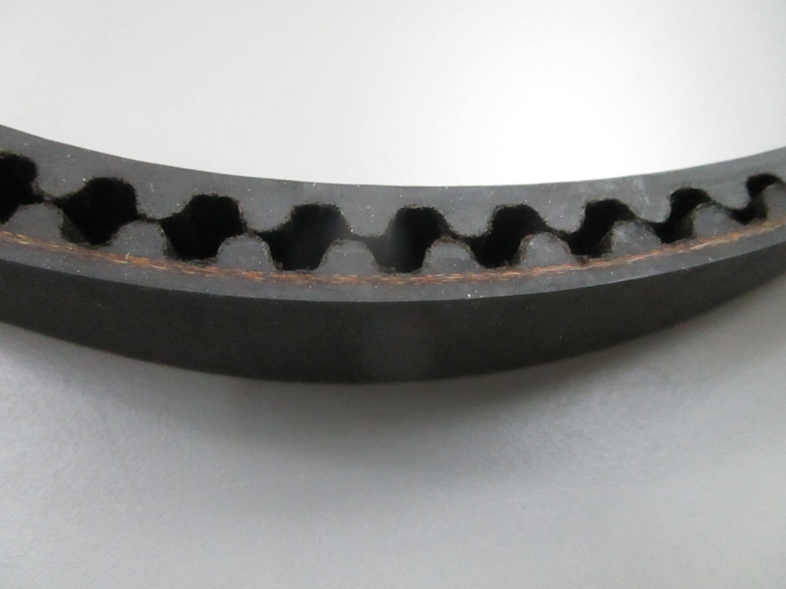 *NEW OEM* 0810 Volvo Penta Timing Belt 31316938