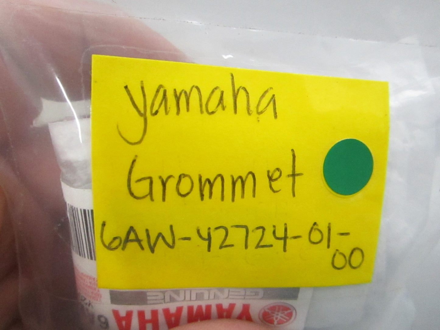 NEW OEM (LOT OF 2) 6AW-42724-01-00 Yamaha Grommet 0810