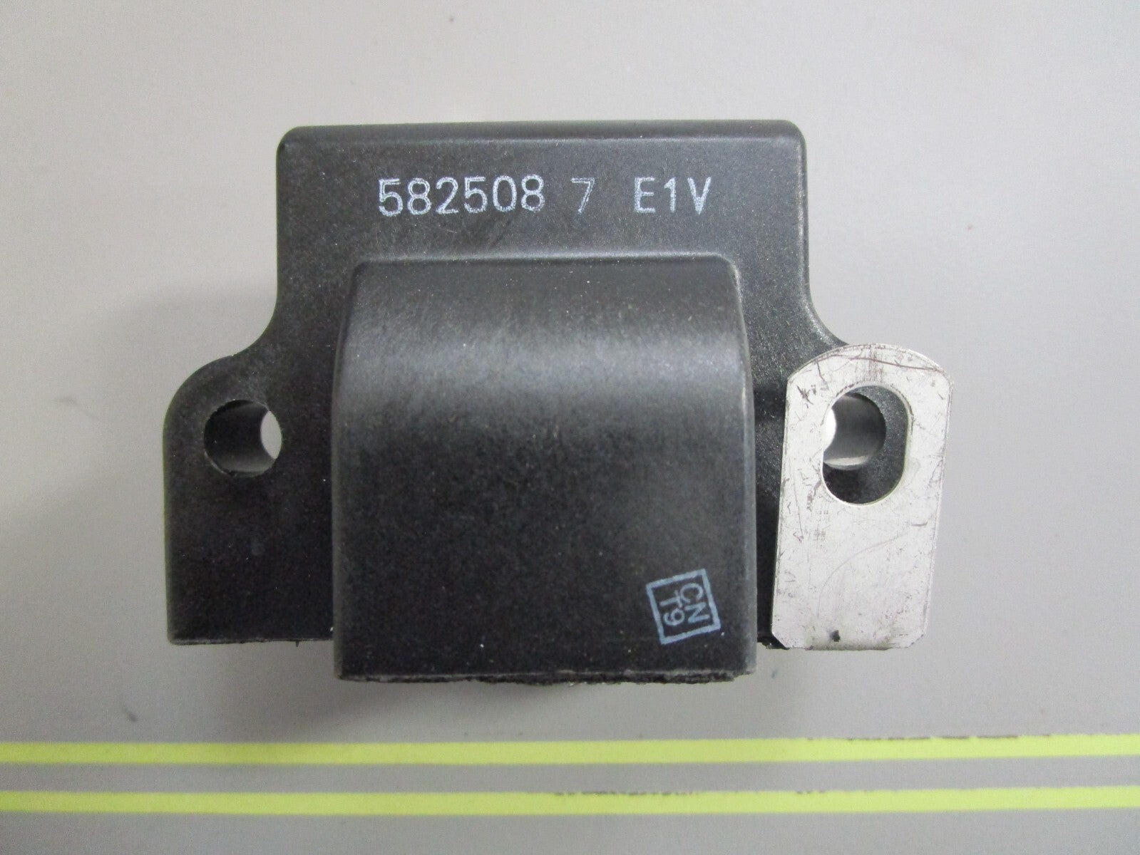 *NEW OEM* 0820 OMC Johnson Evinrude Ignition Coil 582508 0582508