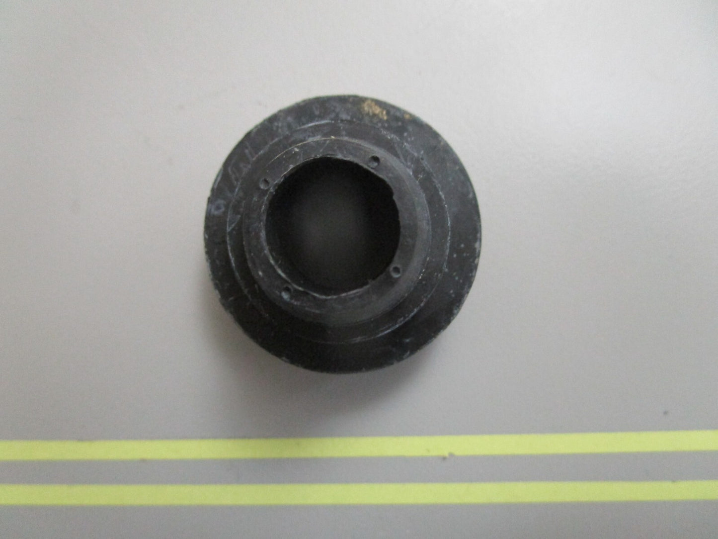 *NEW OEM* 0810 OMC Johnson Evinrude Grommet 333758 0333758