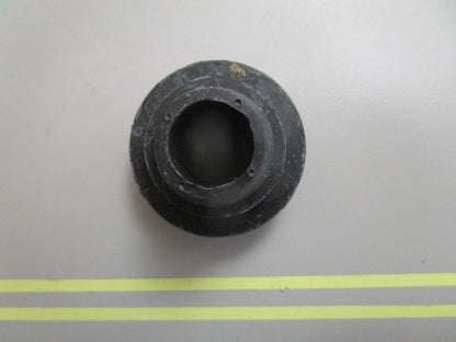 *NEW OEM* 0810 OMC Johnson Evinrude Grommet 333758 0333758