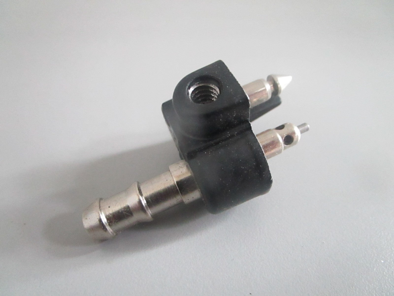 NEW OEM 394259 0394259 OMC Johnson Evinrude Fuel Connector 0820