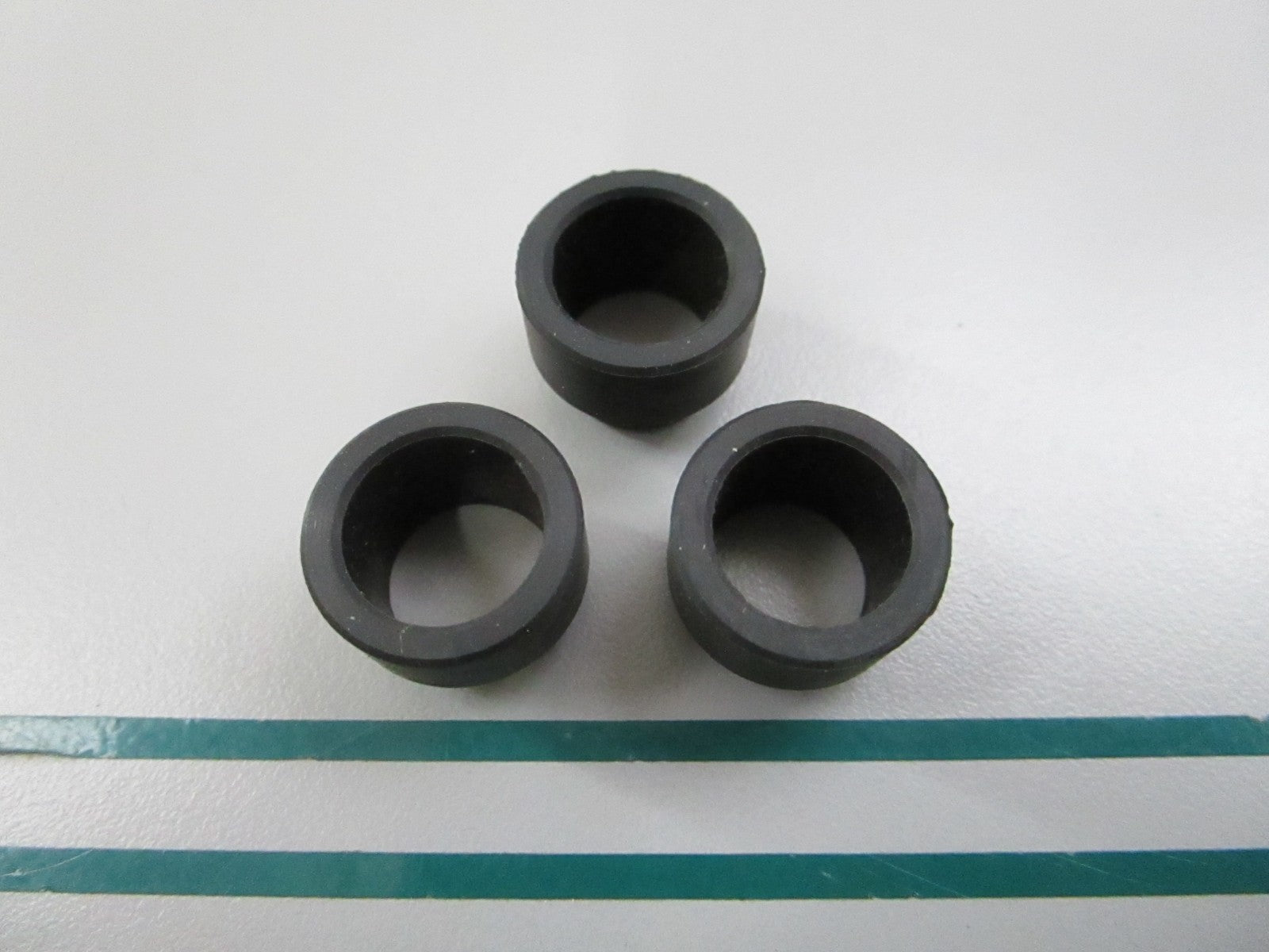 NEW OEM (LOT OF 3) 6T4-43885-00-00 Yamaha Grommet 0810
