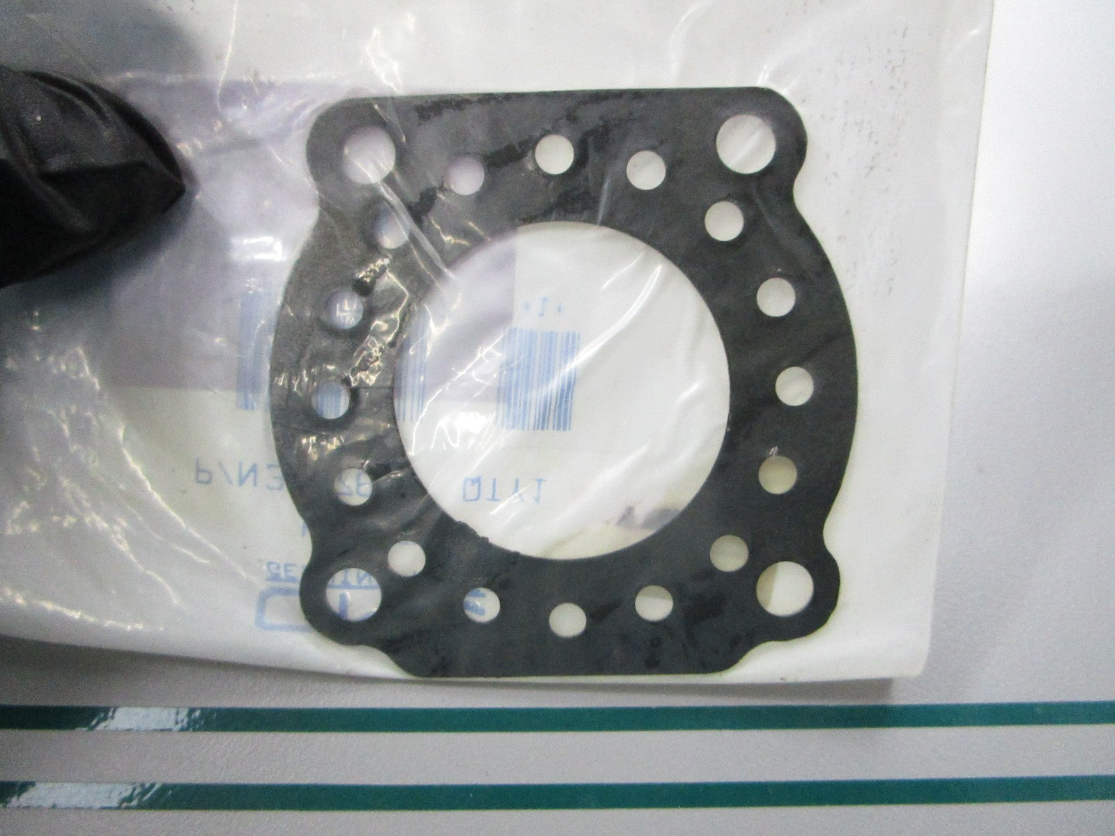 NEW OEM 313782 0313782 OMC Johnson Evinrude Gasket 0810