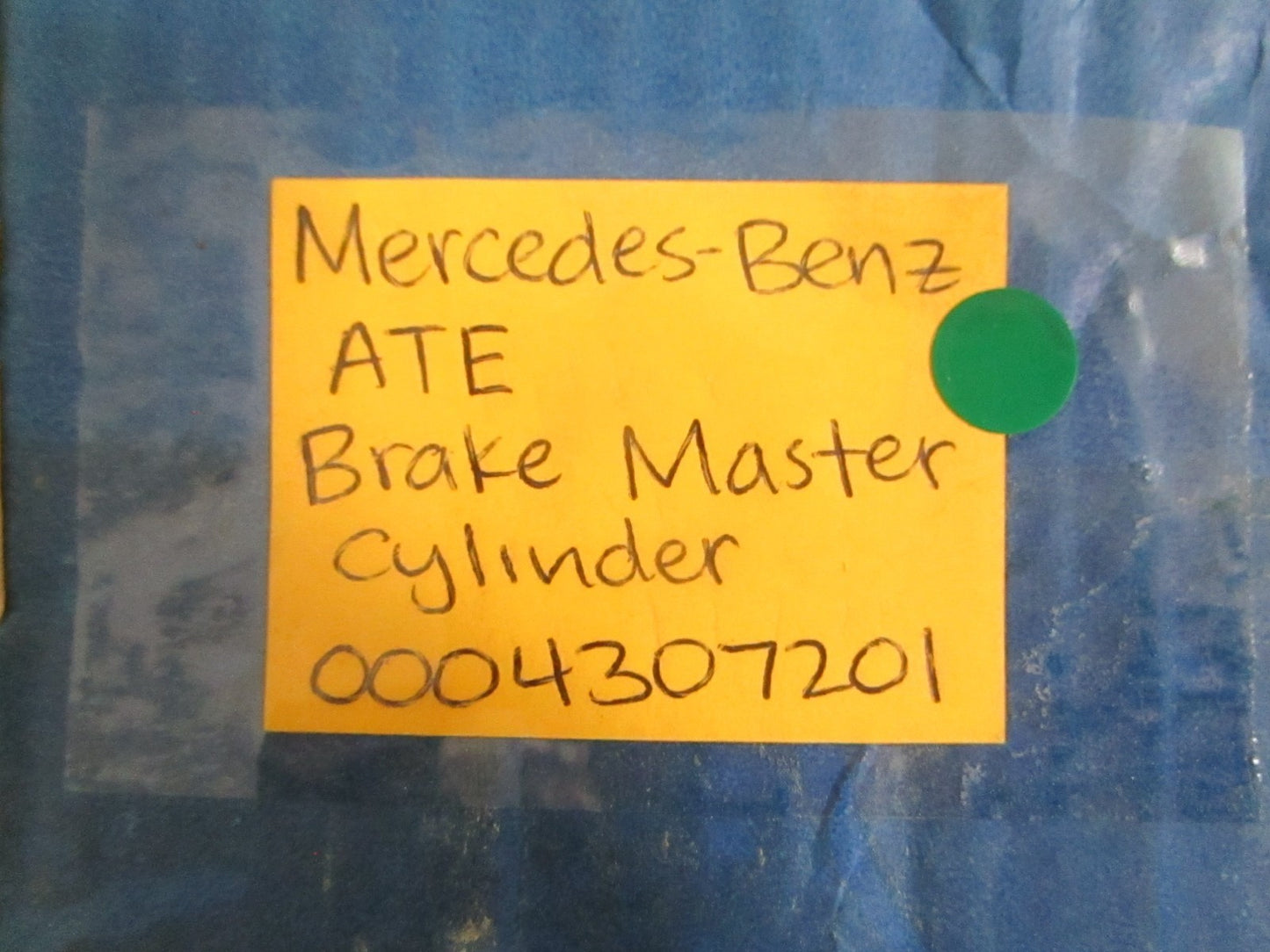 NEW OEM 0004307201 Mercedes-Benz ATE Brake Master Cylinder 0820