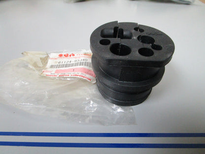NEW OEM 61124-93J40 Suzuki Remocon Cable Grommet 0720