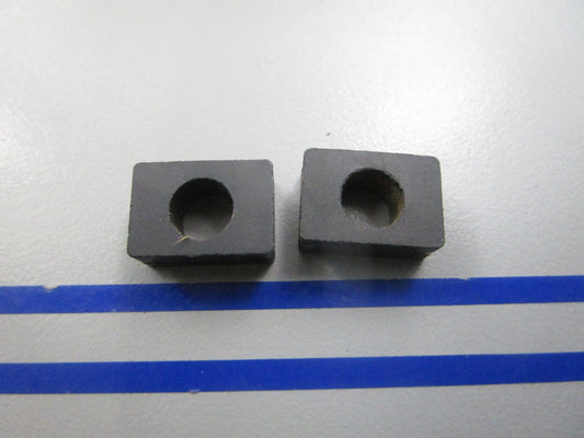 NEW OEM (LOT OF 2) 310258 0310258 OMC Johnson Evinrude Grommet 0810