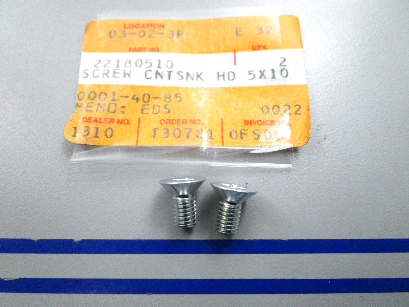 NEW OEM (LOT OF 2) Kawasaki 221B0510 5 x 10 Screw 0810