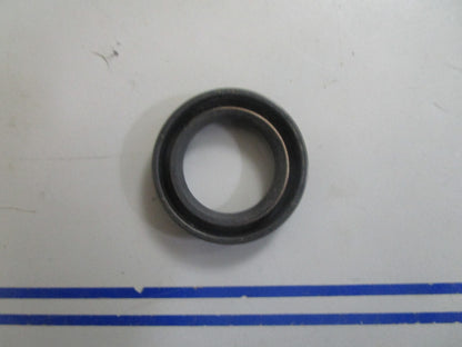 *NEW OEM* 0810 Volvo Penta Seal 804209