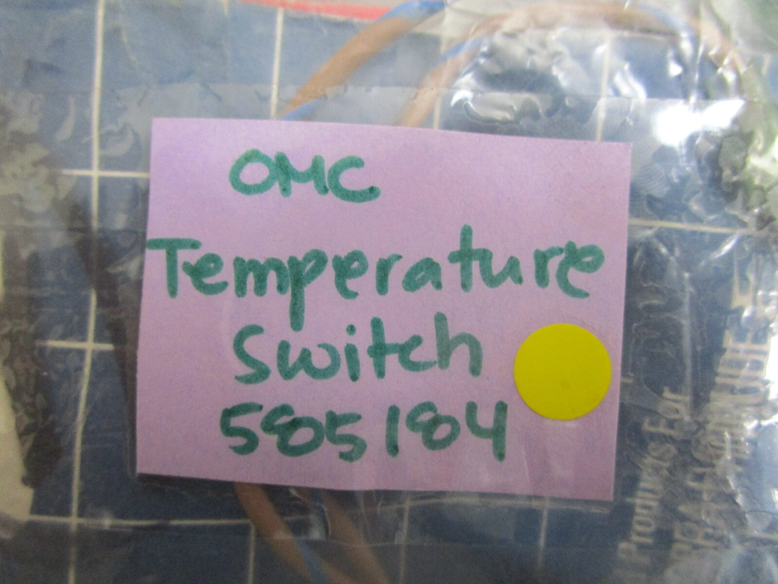 *NEW OEM* 0810 OMC Johnson Evinrude Temperature Switch 585184 0585184