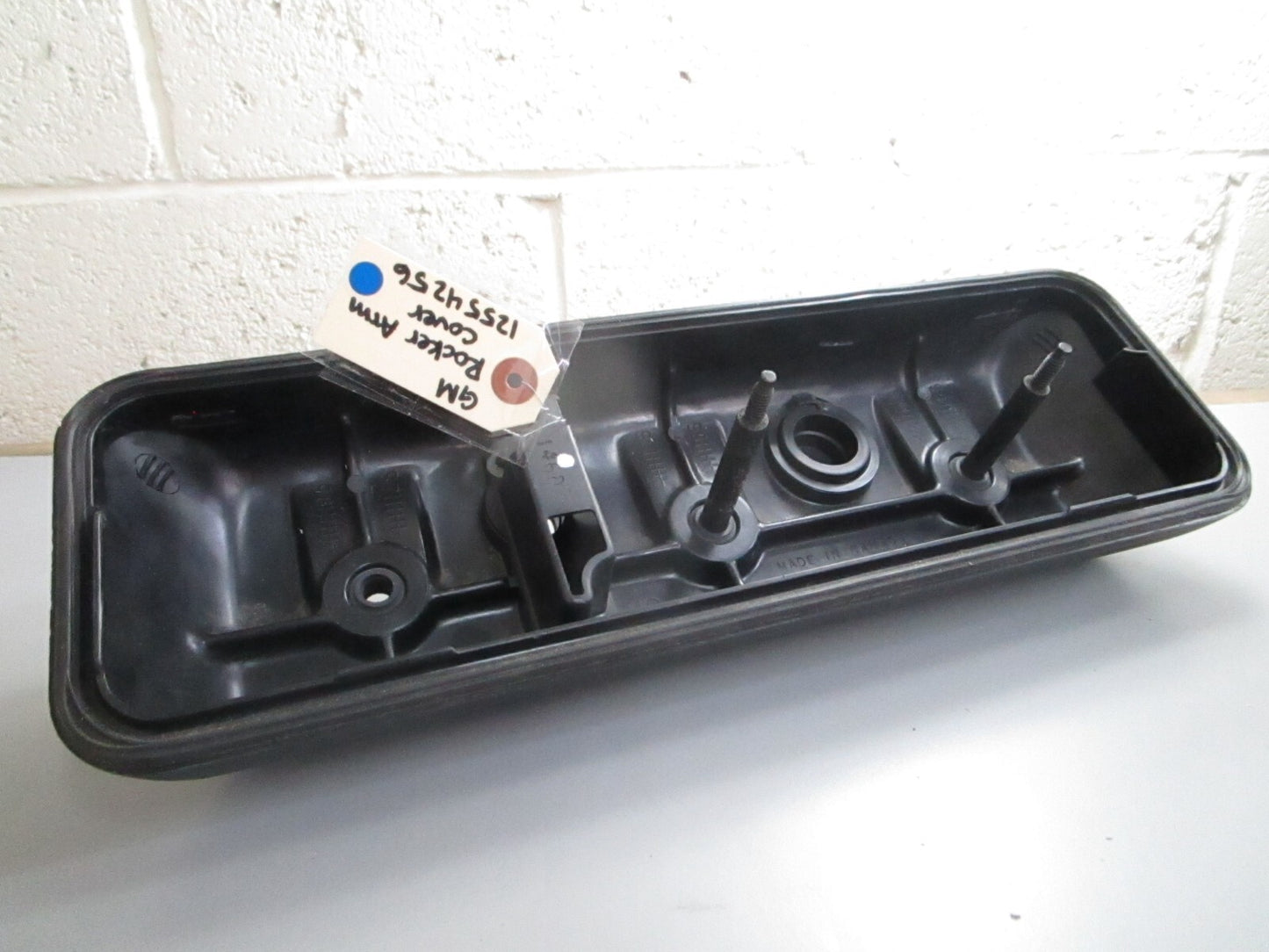 *NEW OEM* 0820 GM Rocker Arm Cover 12554256