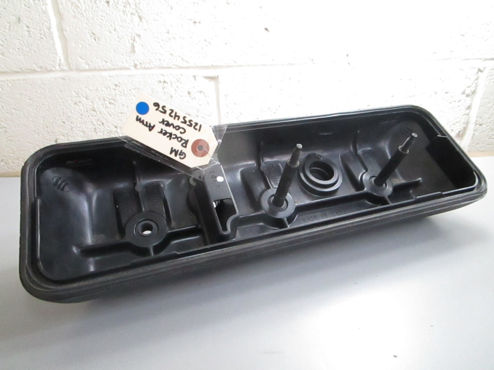 *NEW OEM* 0820 GM Rocker Arm Cover 12554256