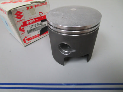 *NEW OEM* 0720 Suzuki Piston 12110-94400