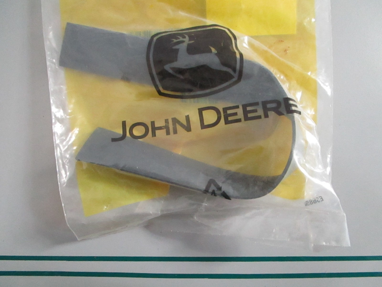 NEW OEM M140775 John Deere Pad 0820