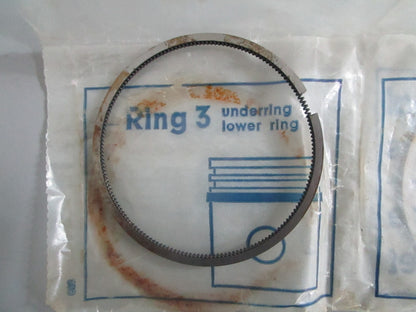 *NEW OEM* 0820 Volvo Penta 3 Piston Ring Set 876115