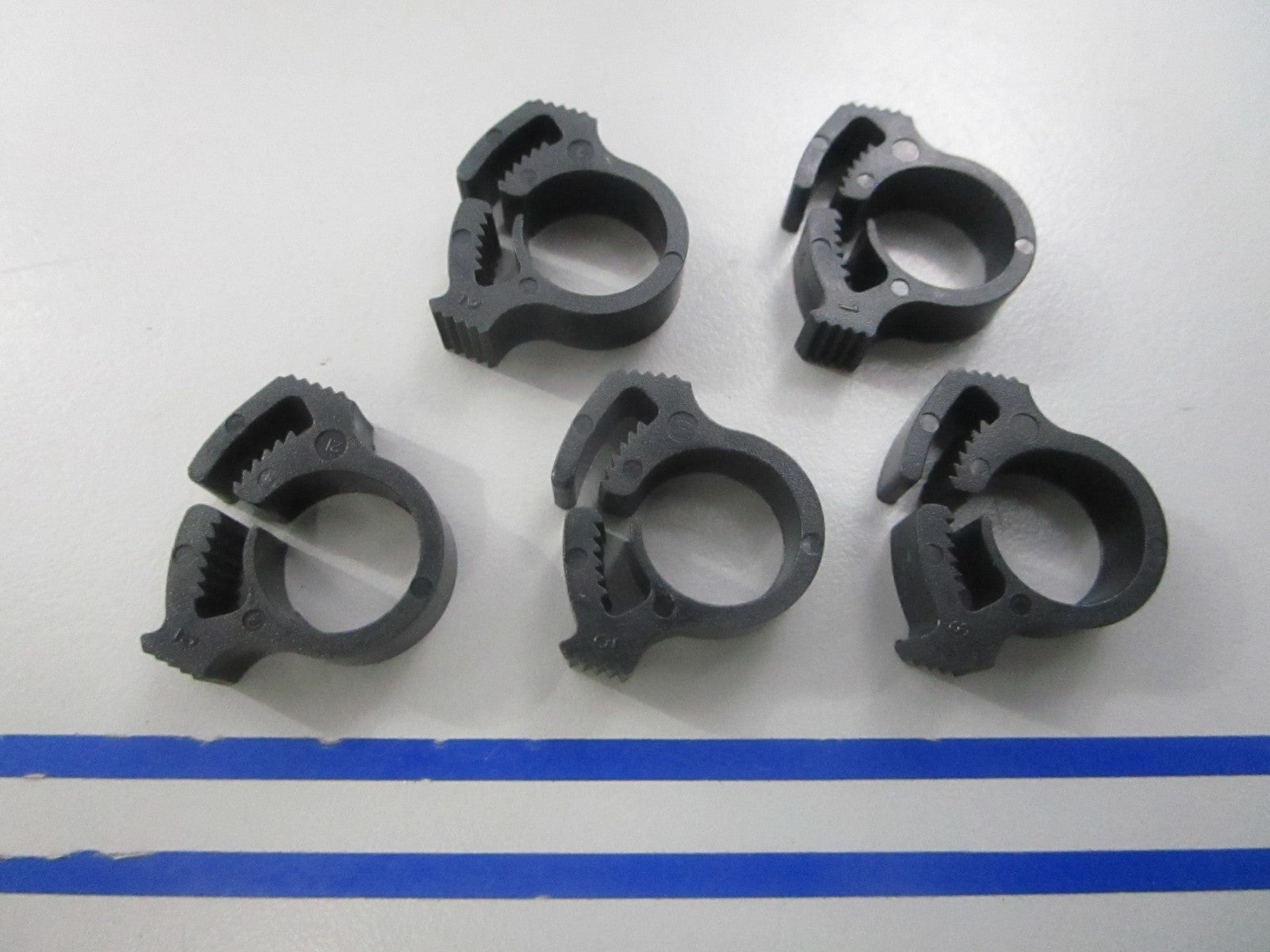 NEW OEM (LOT OF 5) 322653 0322653 OMC Johnson Evinrude Snap Clamp 0810